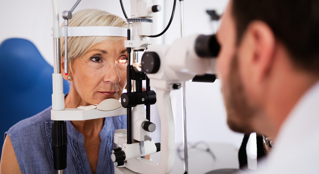 Health,Care,,People,,Eyesight,And,Technology,Concept